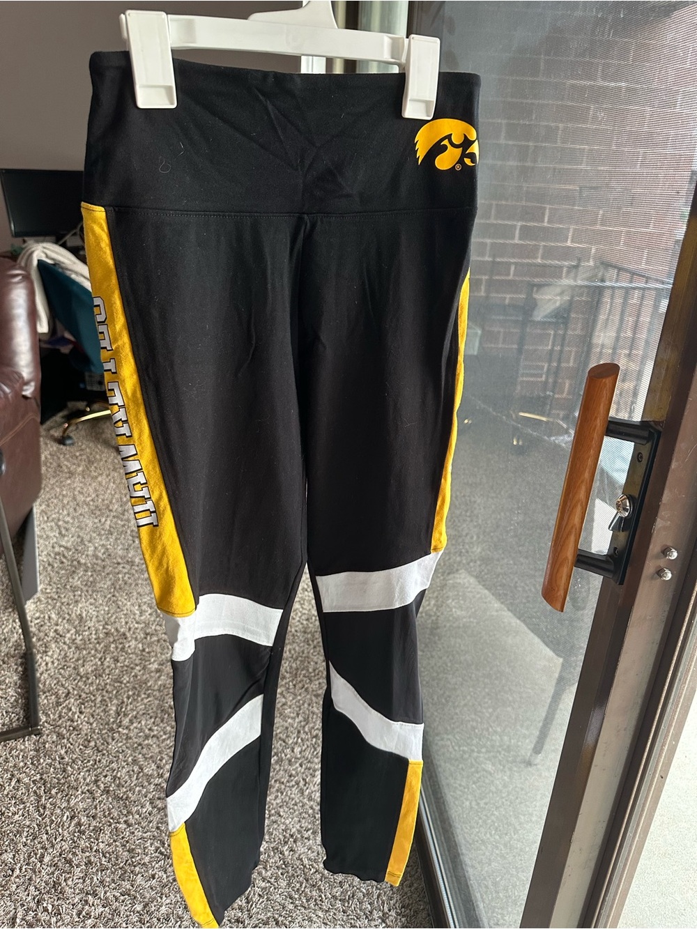 Iowa Hawkeyes Black & Gold Athletic Leggings